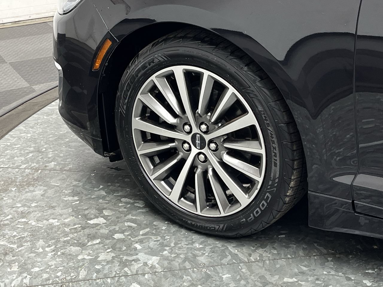 Used 2019 Lincoln MKZ Reserve FWD image 30