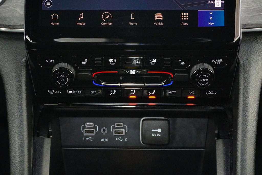 Used 2024 Jeep Grand Cherokee Overland AWD/4WD image 16