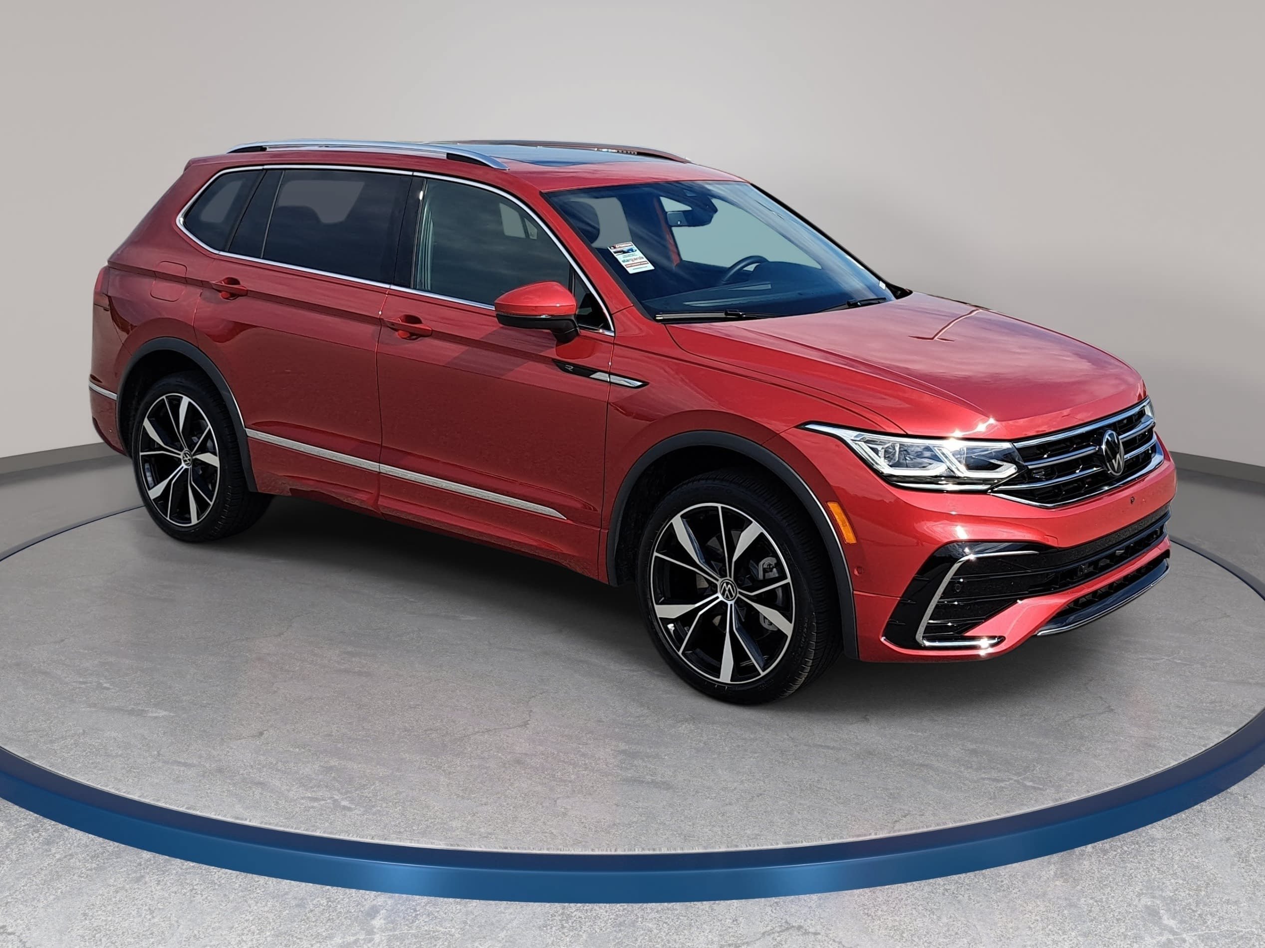 Certified 2024 Volkswagen Tiguan SEL R-Line AWD/4WD image 3