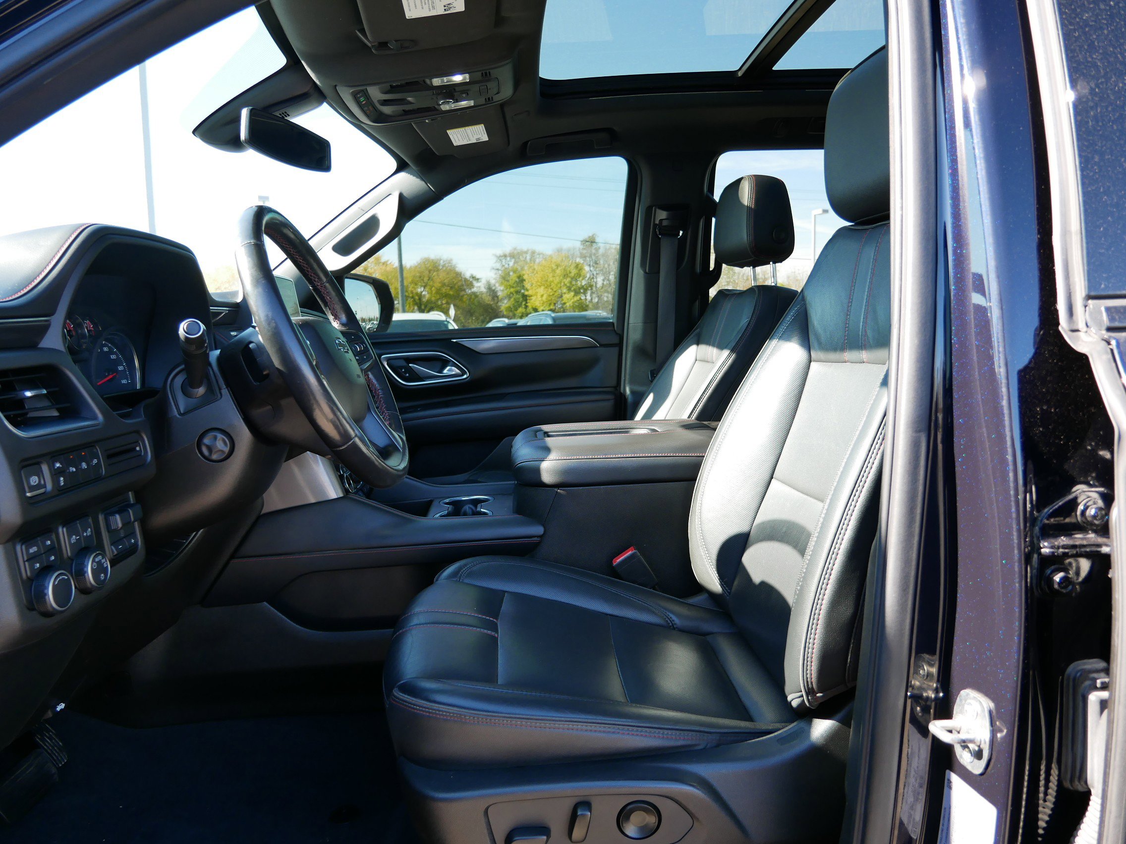 Used 2021 Chevrolet Tahoe RST w/ Luxury Package image 11