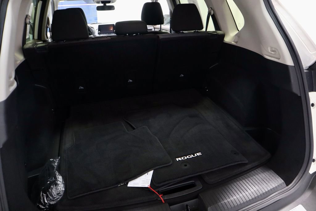 Used 2023 Nissan Rogue SV image 14