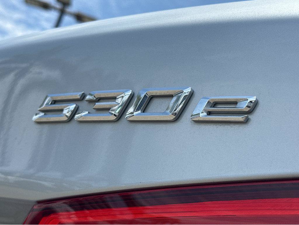 Used 2019 BMW 530e w/ Premium Package RWD image 37