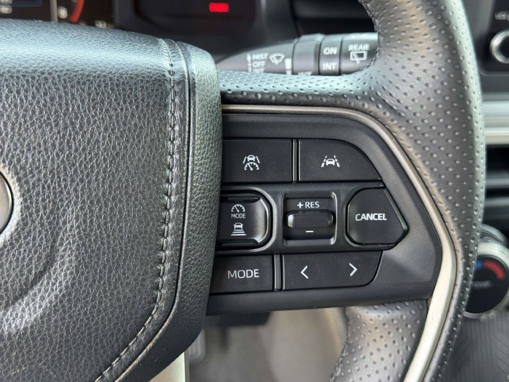 Certified 2025 Toyota 4Runner SR5 AWD/4WD image 9