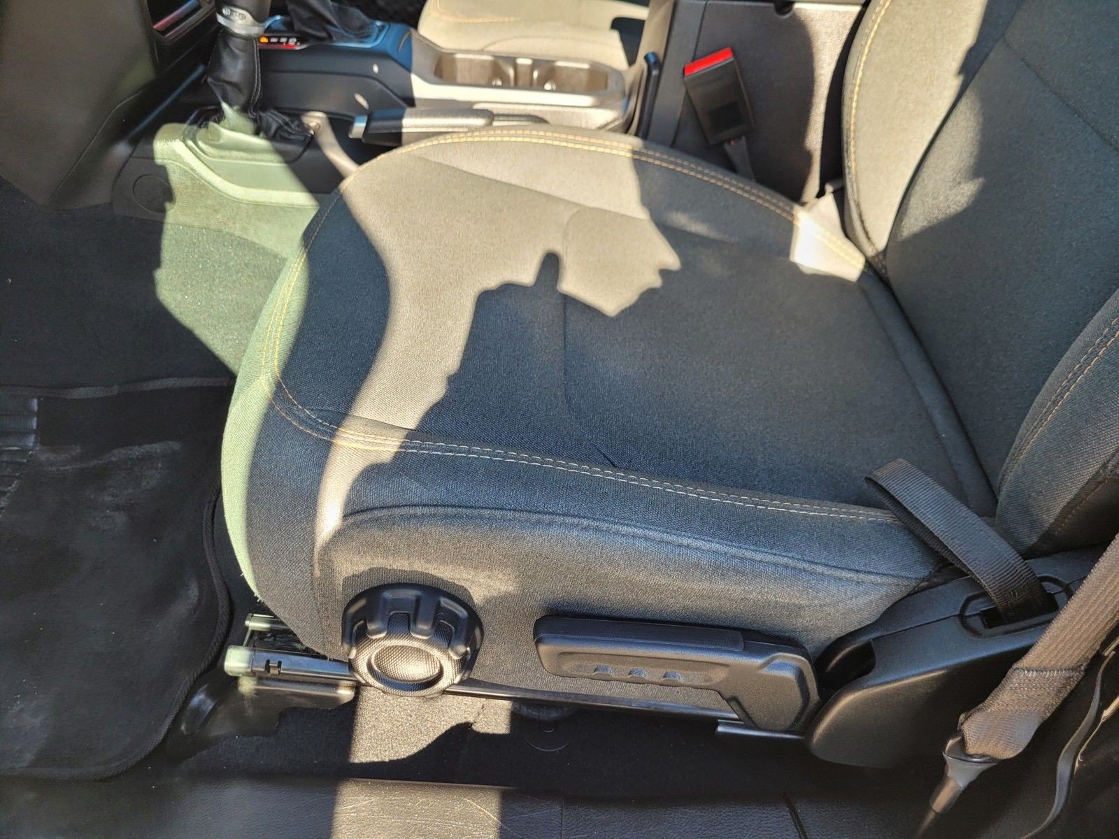 Used 2024 Jeep Wrangler Unlimited Sport AWD/4WD image 18
