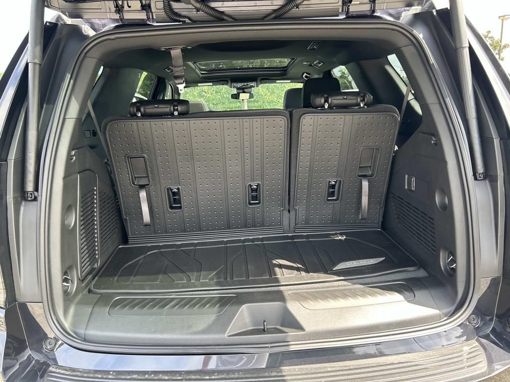 New 2026 Chevrolet Tahoe LT w/ Sun And Tow Package AWD/4WD image 7