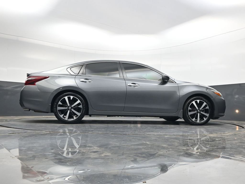 Used 2018 Nissan Altima 2.5 SR FWD image 30
