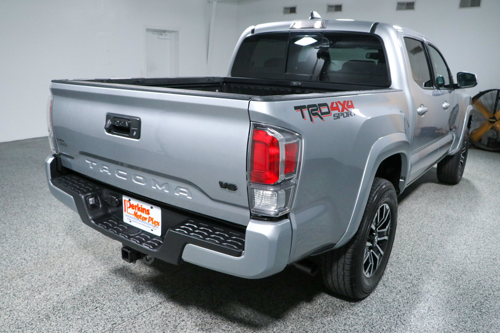 Used 2023 Toyota Tacoma TRD Sport AWD/4WD image 7