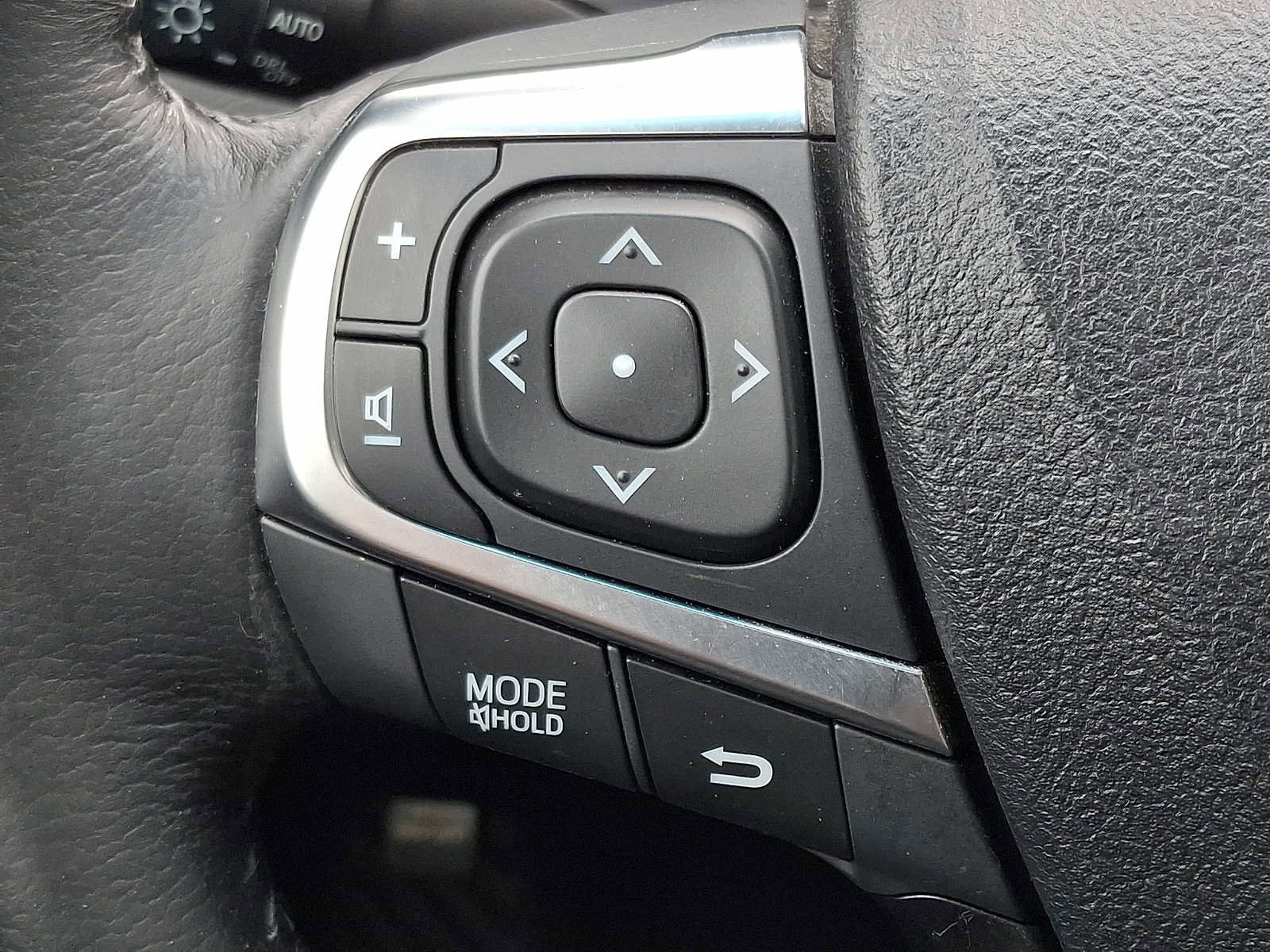 Used 2015 Toyota Camry XLE w/ Moonroof Package FWD image 22