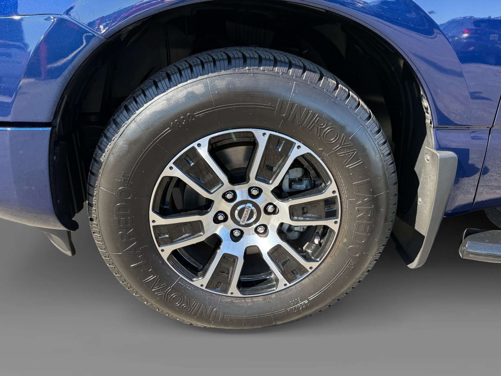 Used 2021 Nissan Titan SV w/ SV Convenience Package RWD image 9