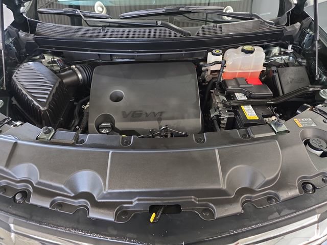 Used 2023 Chevrolet Traverse LT image 32