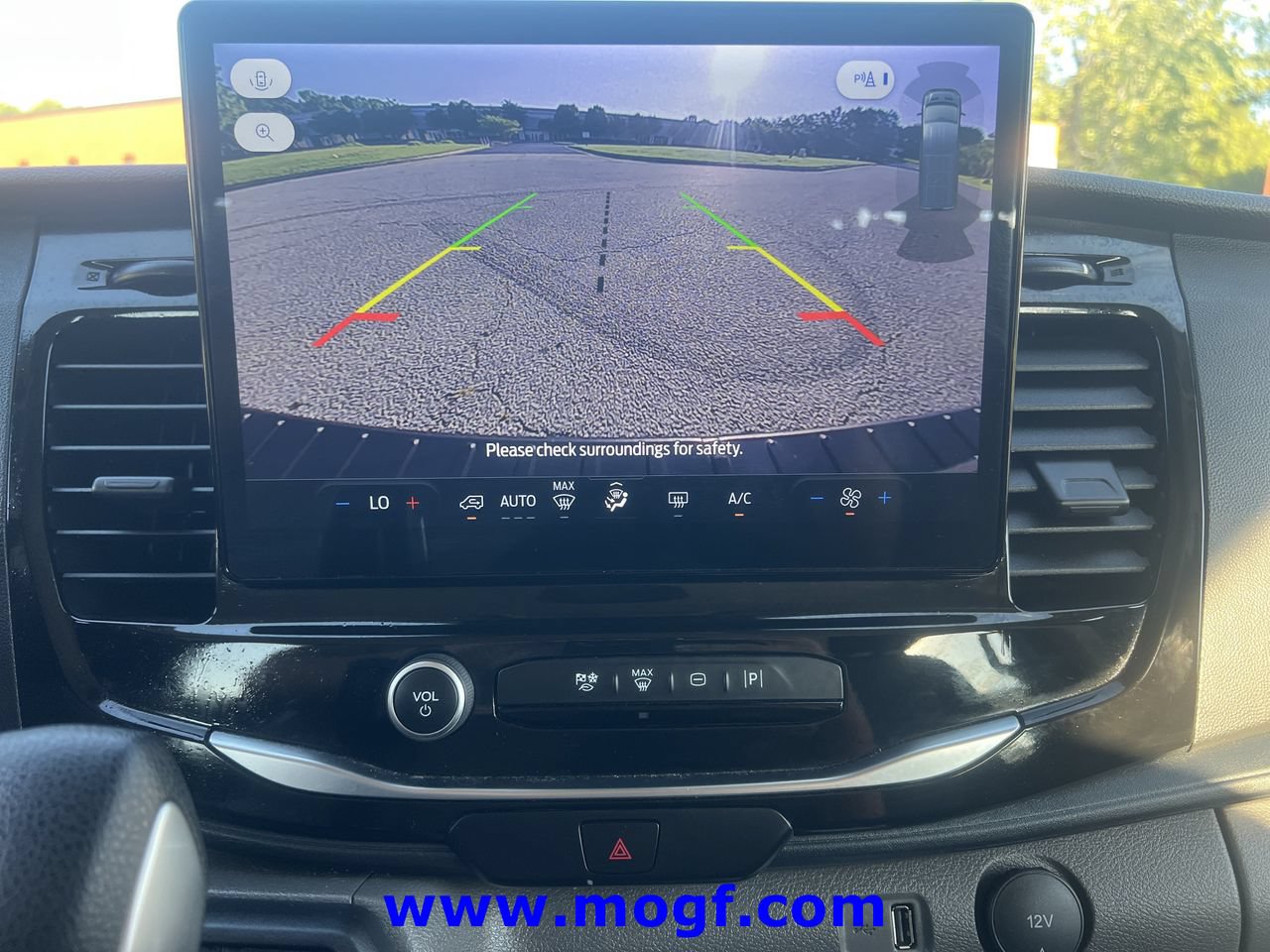Used 2024 Ford Transit 350 XLT RWD image 6