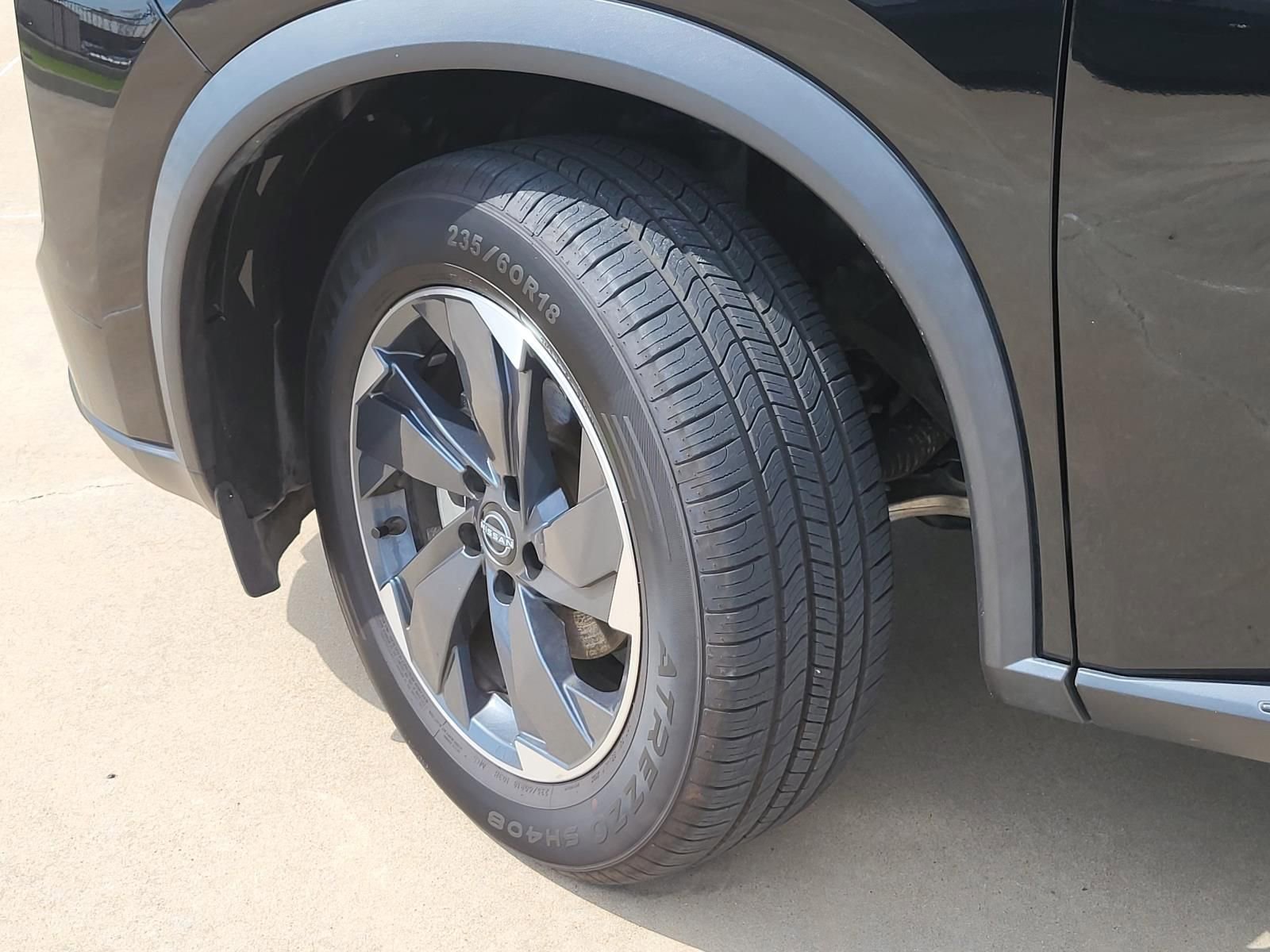 Used 2024 Nissan Rogue SV AWD/4WD image 9