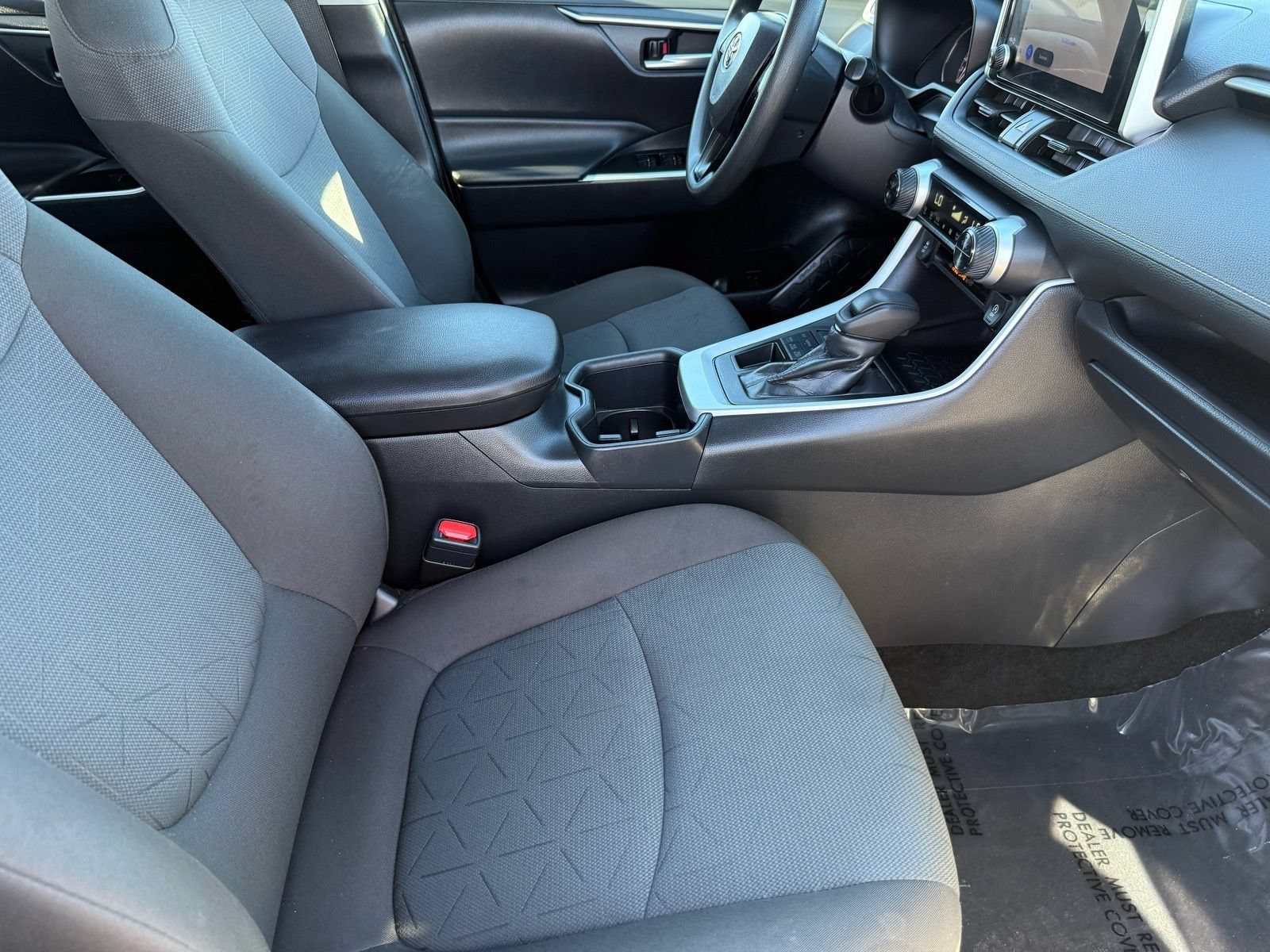 Used 2025 Toyota RAV4 XLE AWD/4WD image 30