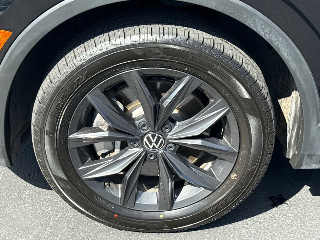 Used 2024 Volkswagen Tiguan SE FWD image 5