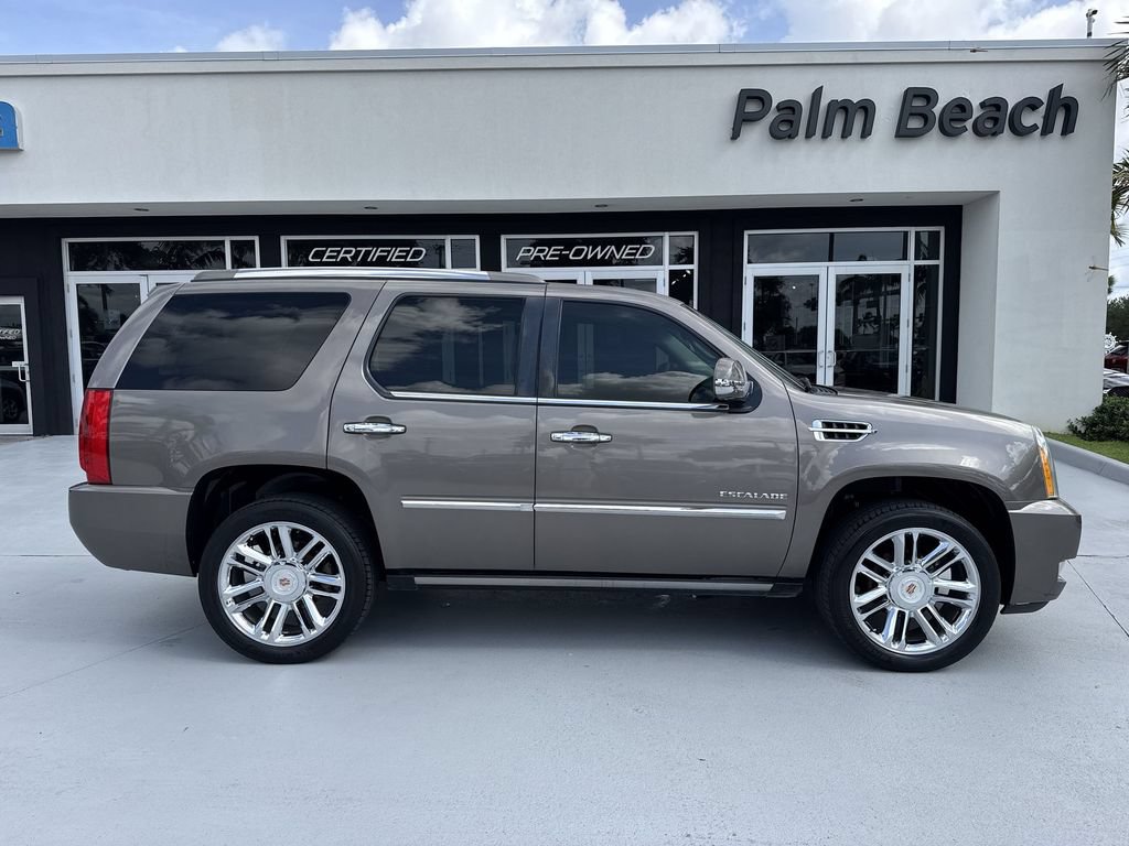Used 2013 Cadillac Escalade Platinum RWD image 5