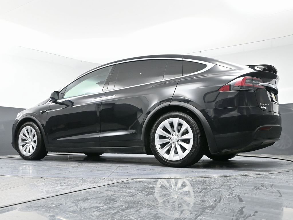 Used 2018 Tesla Model X 75D image 53