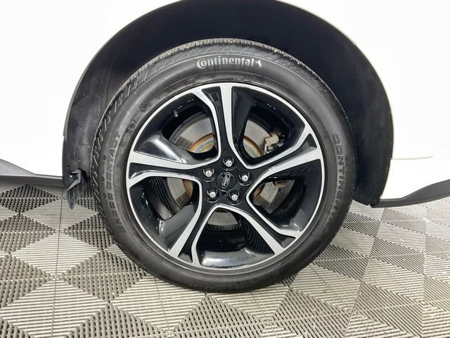 Used 2019 Ford Edge ST w/ Cold Weather Package AWD/4WD image 38