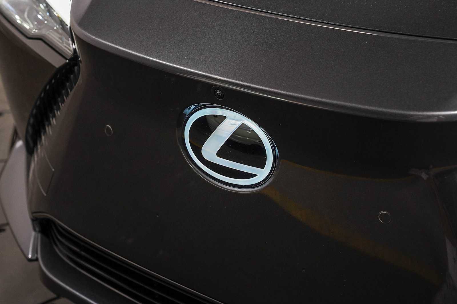 Used 2023 Lexus RZ 450e Premium w/ Cold Area Package AWD/4WD image 8