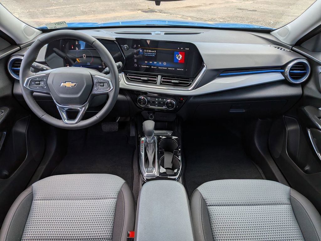 Used 2026 Chevrolet Trax LT w/ Driver Confidence Package FWD image 24