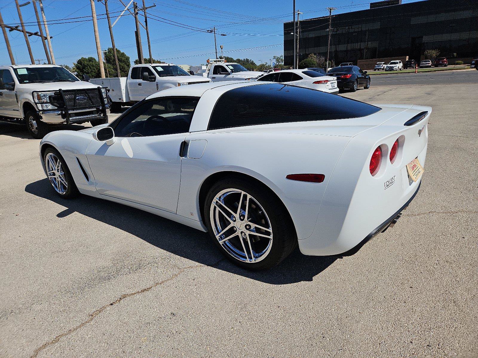 Used 2006 Chevrolet Corvette Coupe w/ Preferred Equipment Group RWD image 4