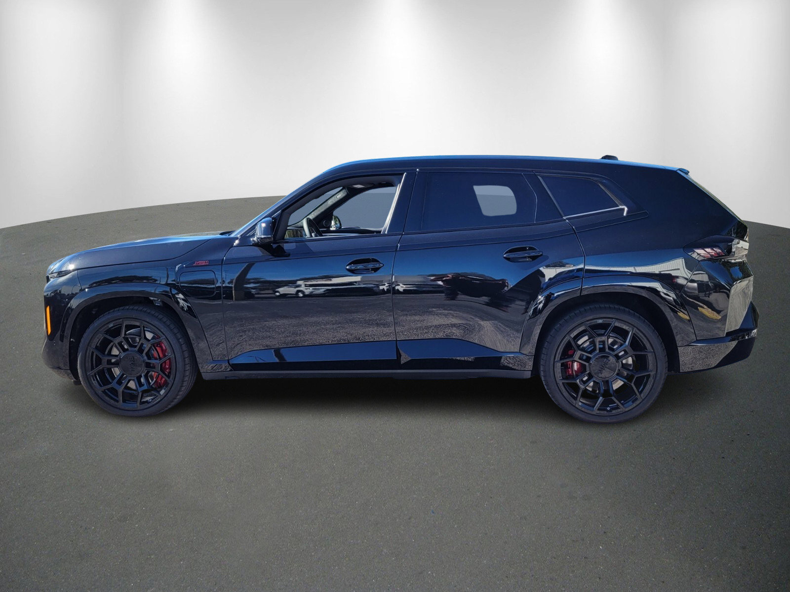 New 2026 BMW XM Label Red w/ M Driver's Package image 4