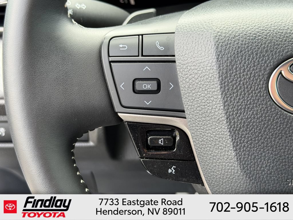 Used 2025 Toyota Camry SE AWD/4WD image 25