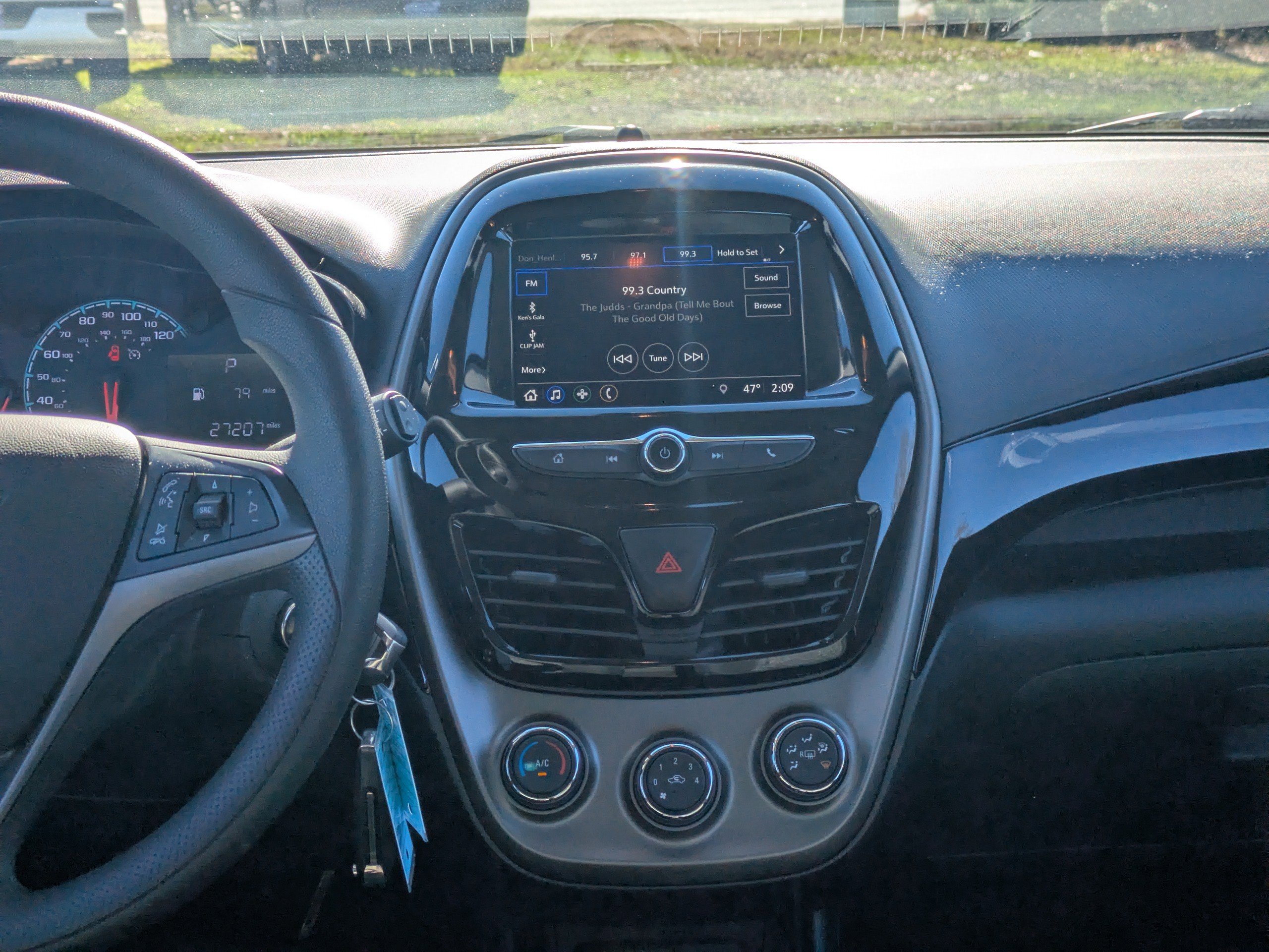 Used 2022 Chevrolet Spark LT image 18