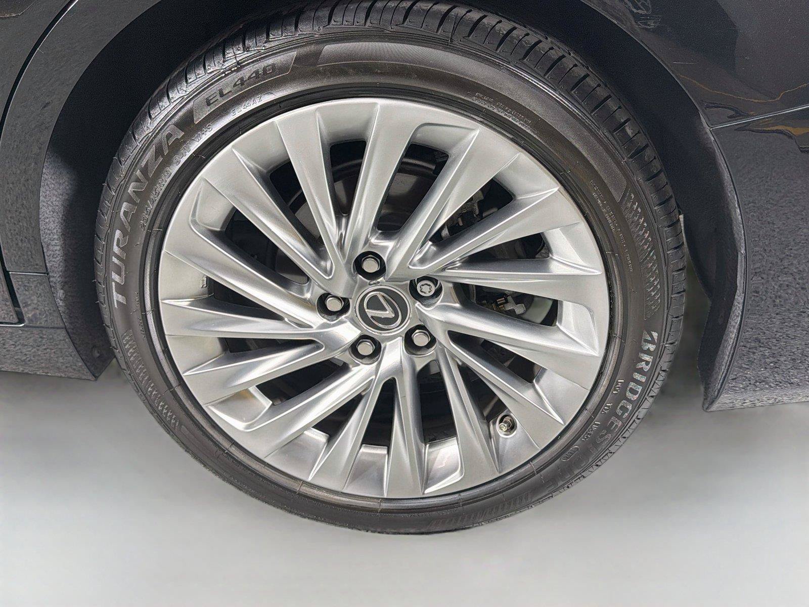 Used 2023 Lexus ES 300h Ultra Luxury w/ Accessory Package (Z2) FWD image 32