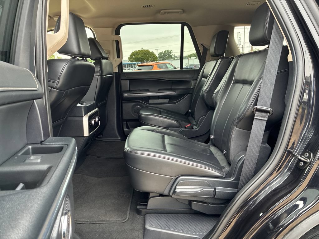 Used 2024 Ford Expedition XLT AWD/4WD image 25
