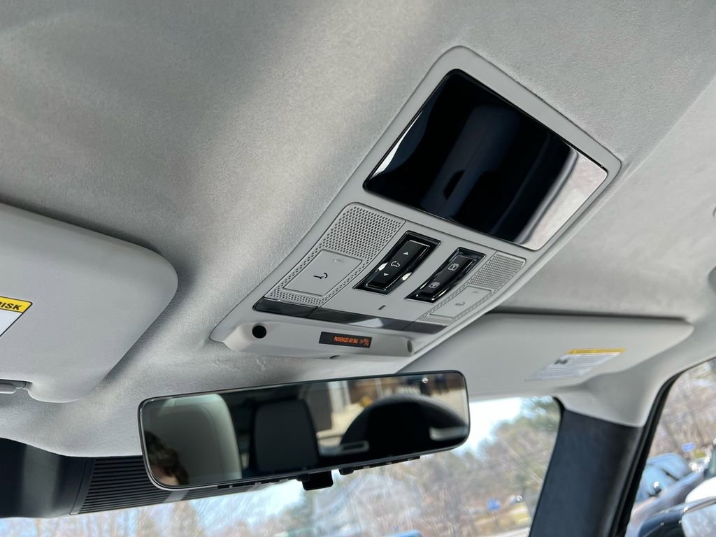 New 2026 Land Rover Defender 110 AWD/4WD image 19