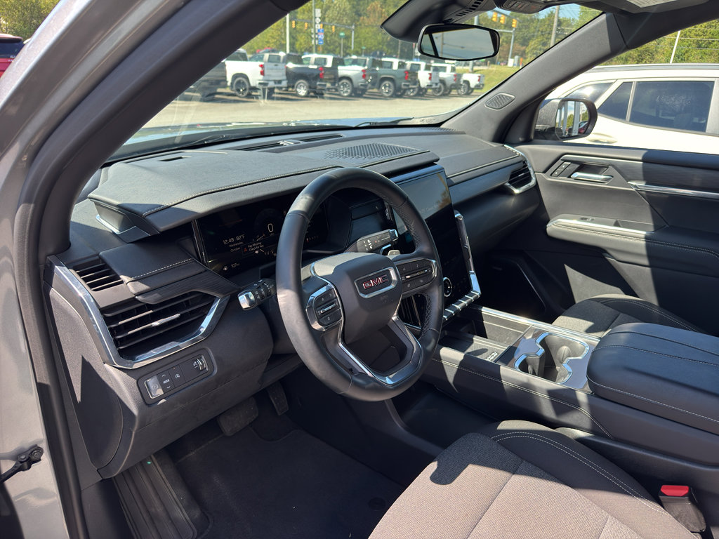 Used 2025 GMC Acadia Elevation image 11