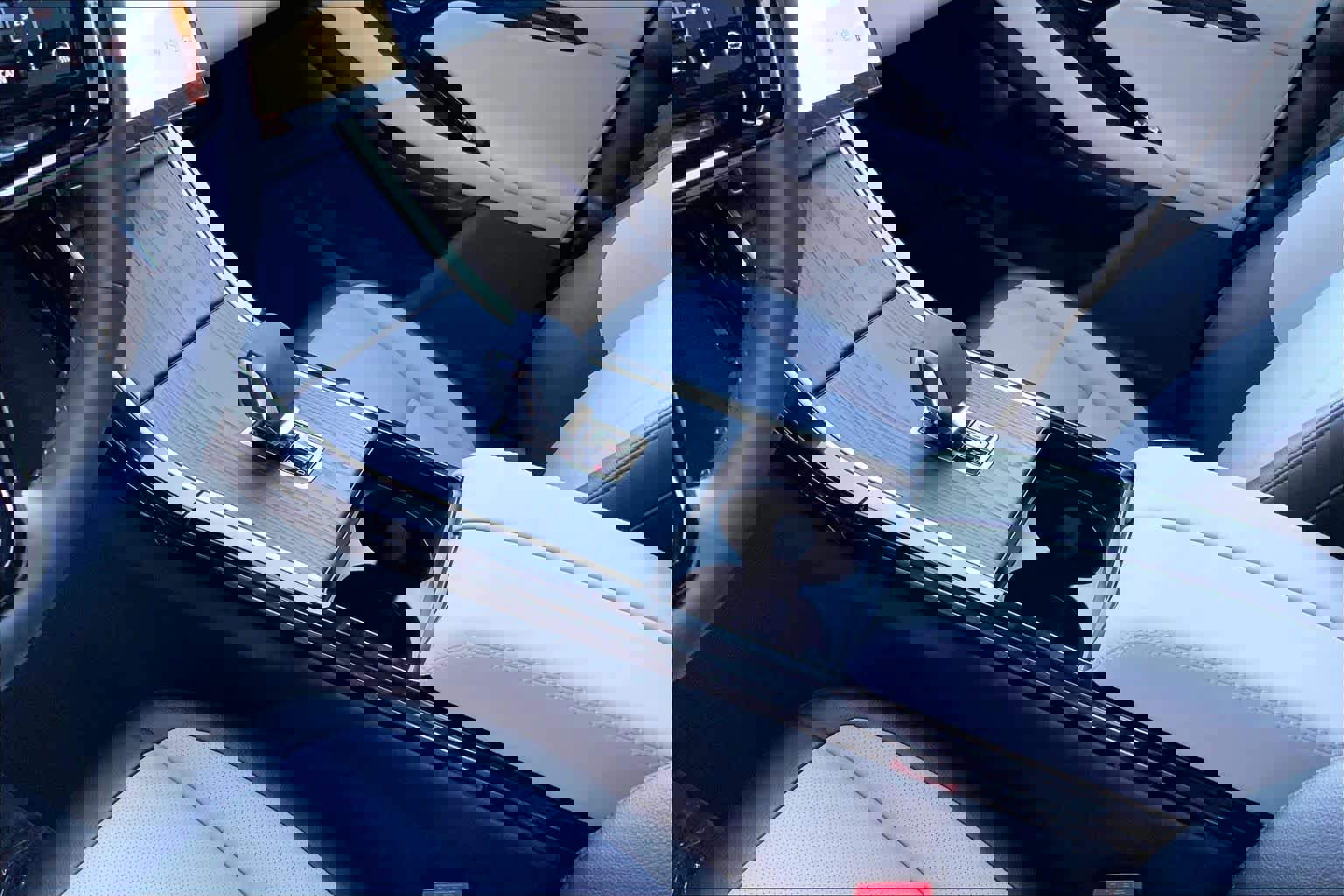 Certified 2026 Land Rover Range Rover Evoque Dynamic SE AWD/4WD image 16