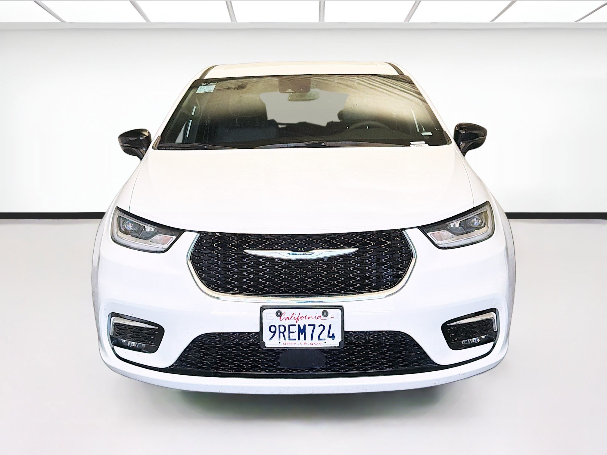 Used 2025 Chrysler Pacifica Select FWD image 2