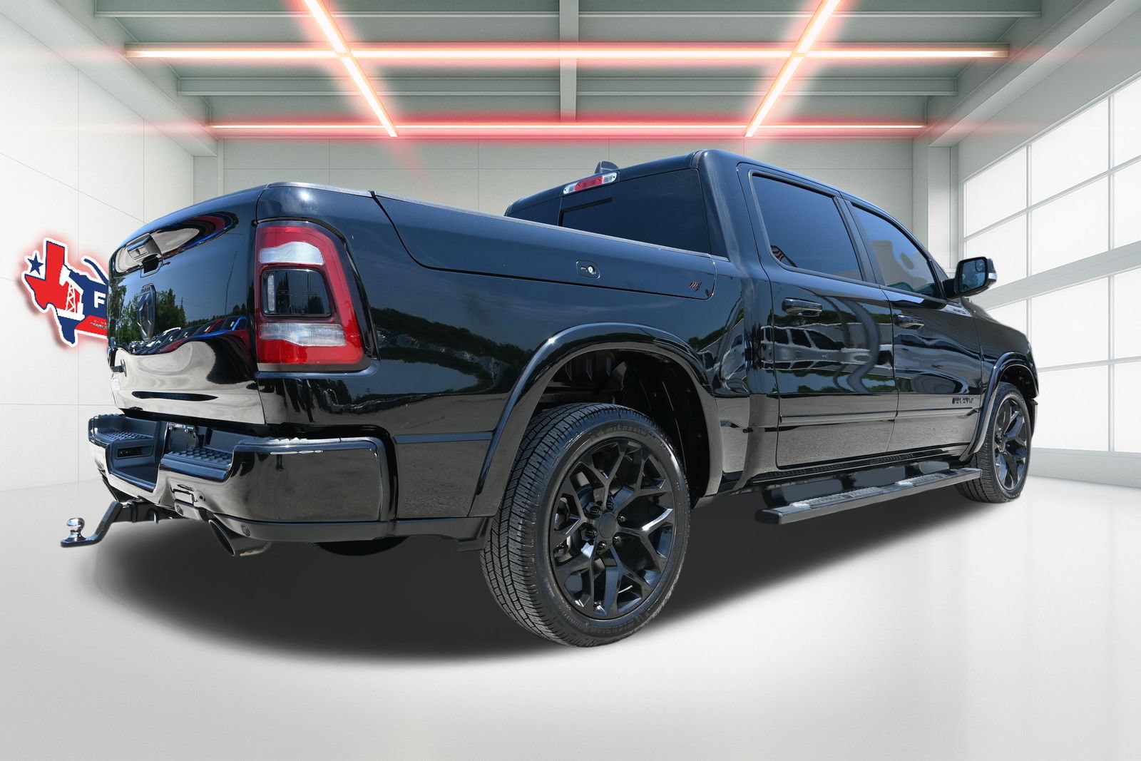 Used 2019 RAM 1500 Laramie RWD image 3