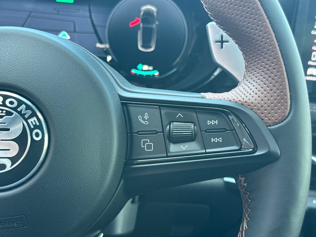 New 2025 Alfa Romeo Tonale AWD/4WD image 37