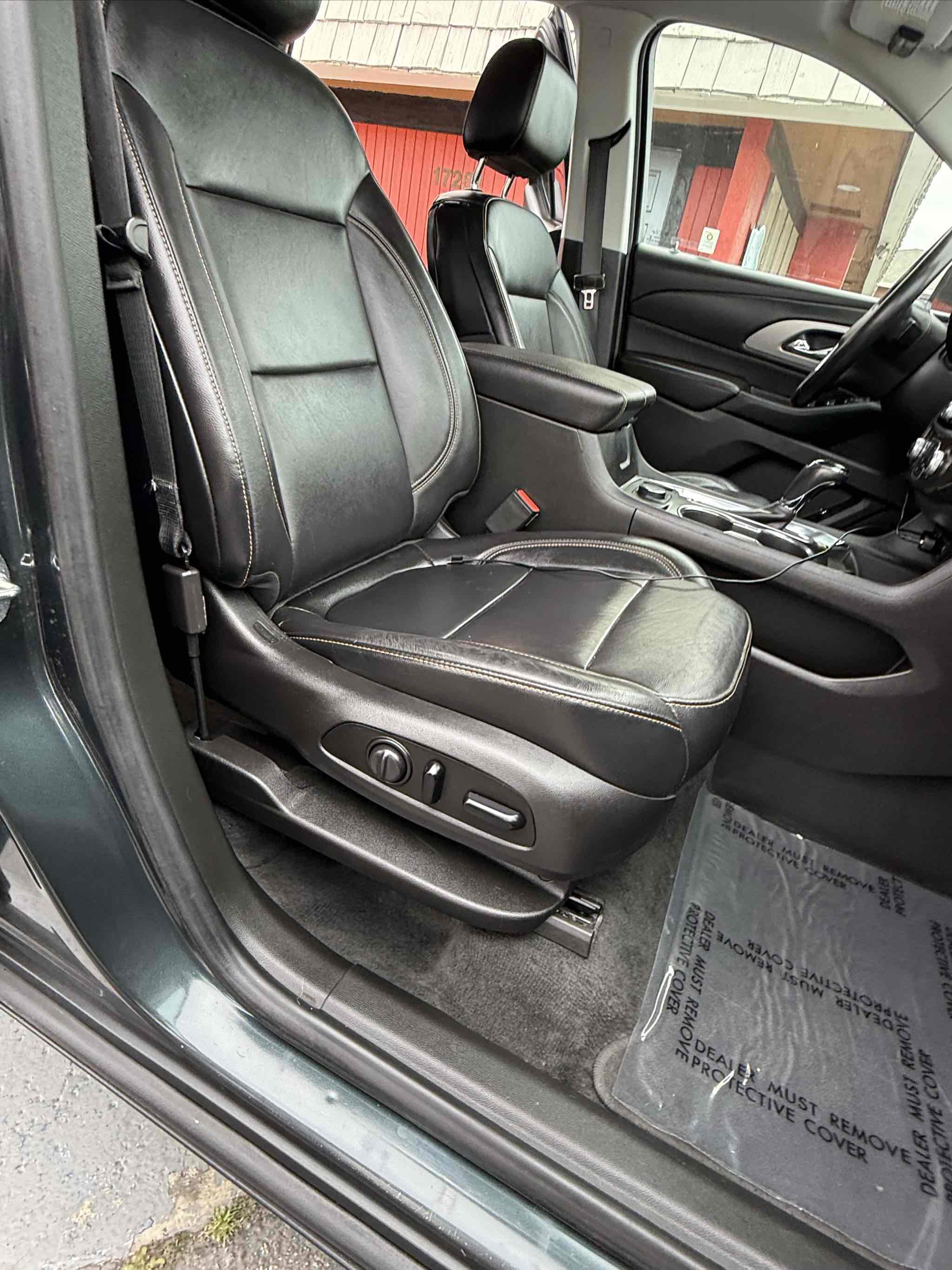 Used 2018 Chevrolet Traverse LT image 28