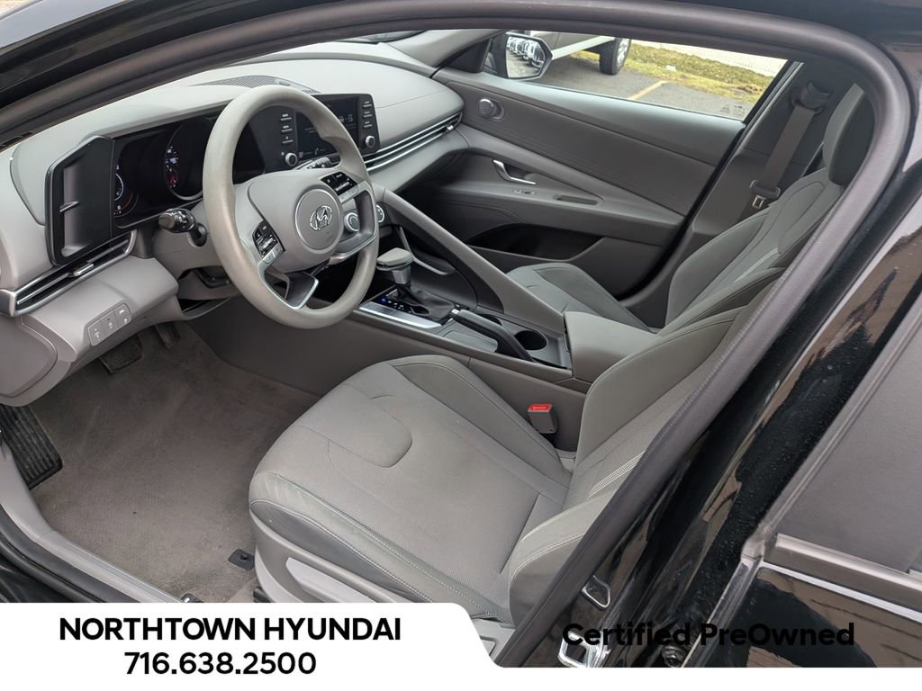 Certified 2023 Hyundai Elantra SE image 11