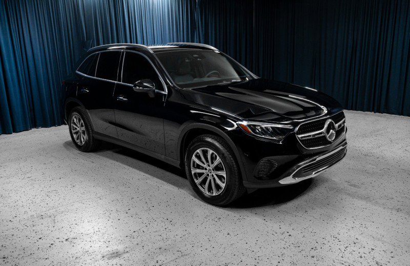 Certified 2026 Mercedes-Benz GLC 300 image 3