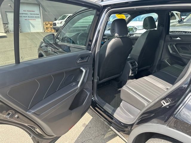 Used 2023 Volkswagen Tiguan SE R-Line AWD/4WD image 29