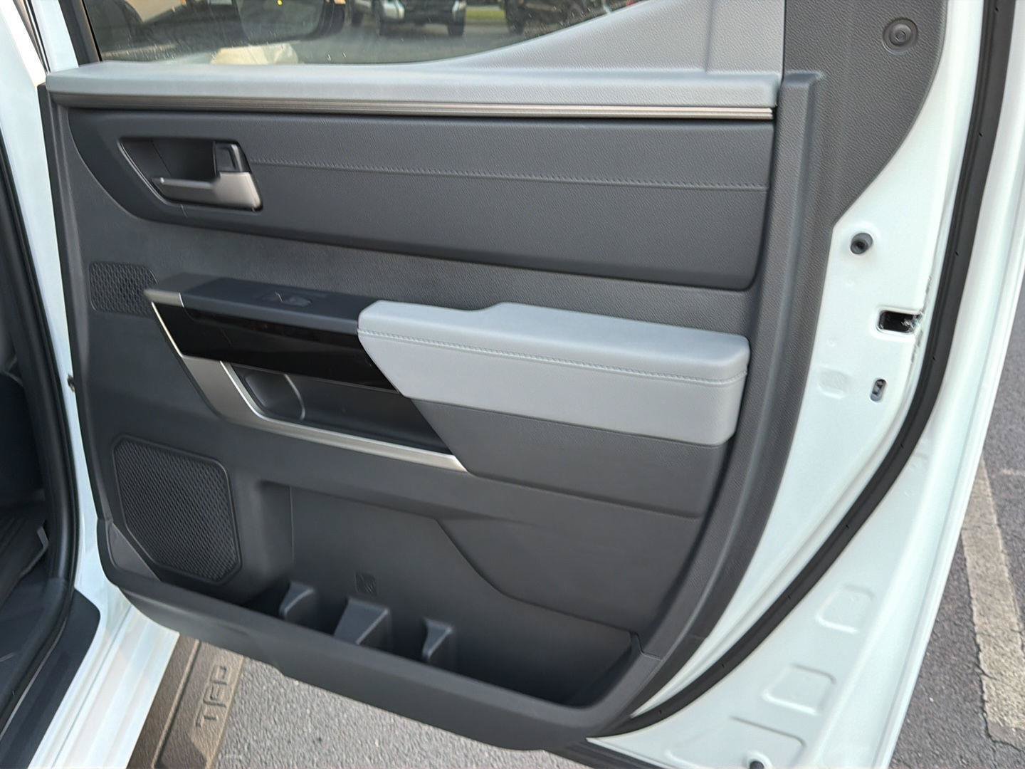 New 2026 Toyota Tundra Limited AWD/4WD image 15