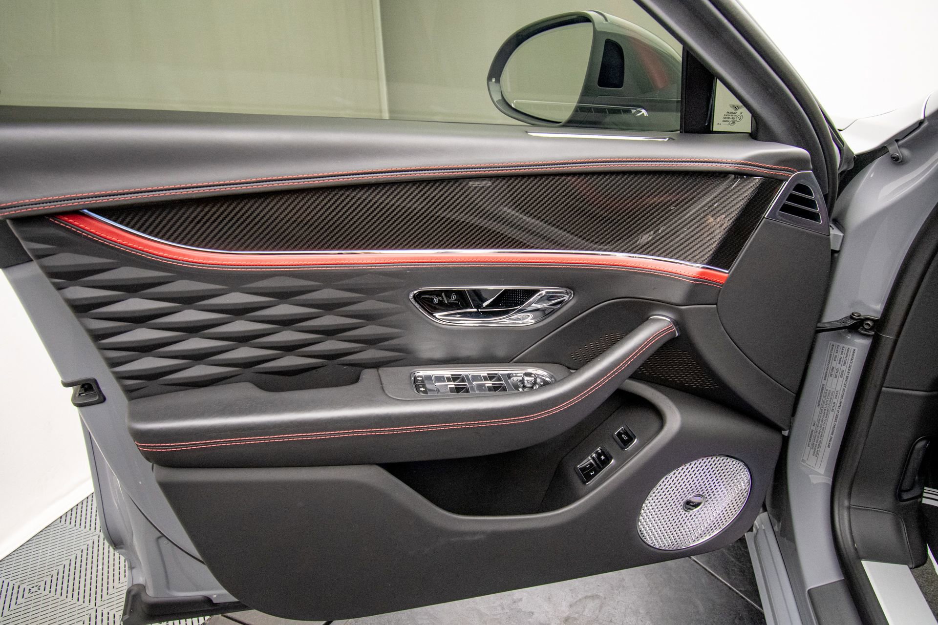 Used 2023 Bentley Flying Spur W12 image 23