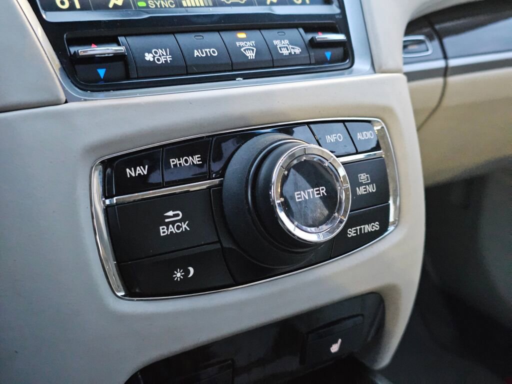 Used 2014 Acura RLX w/ Technology Package image 24