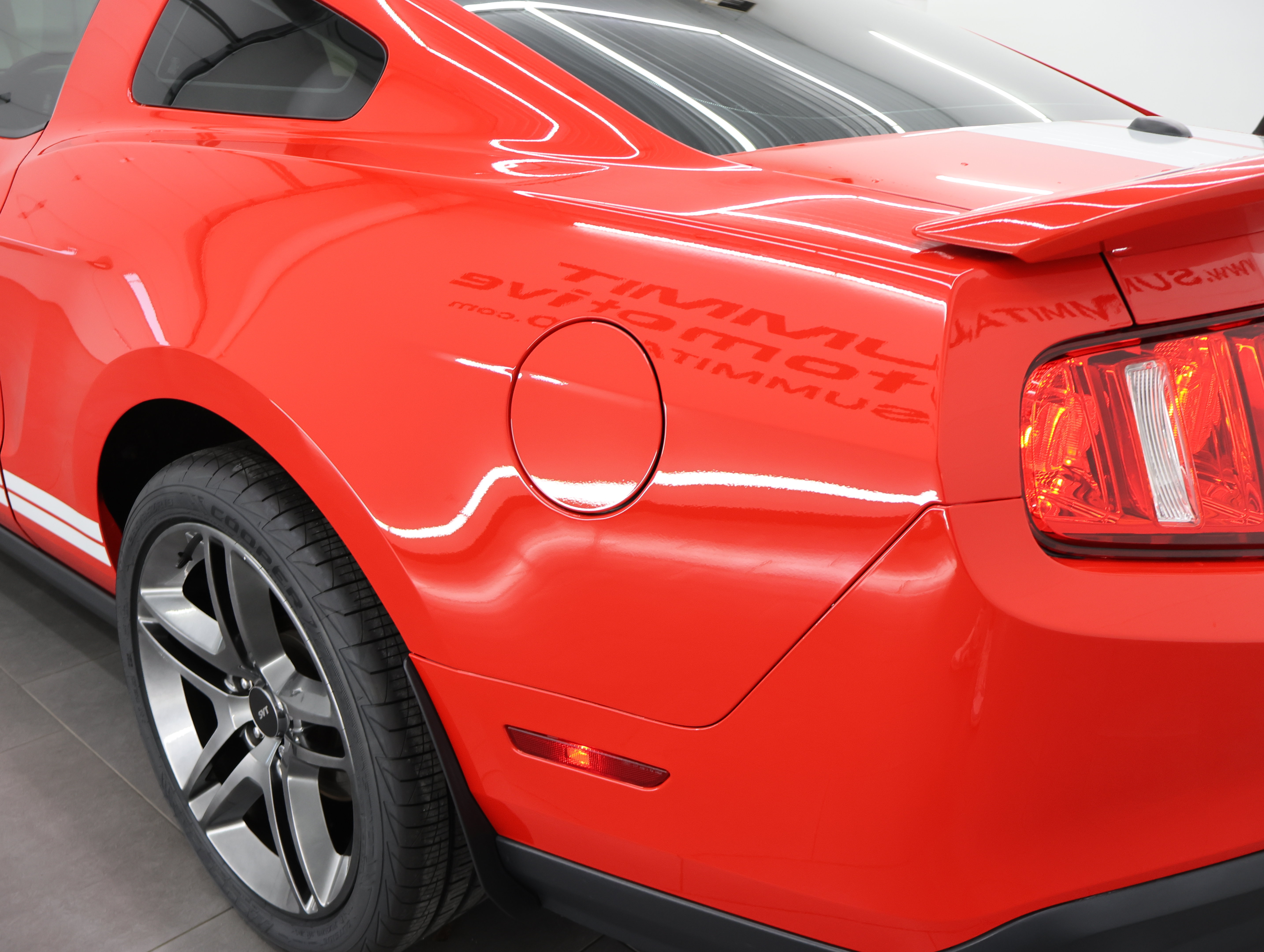 Used 2011 Ford Mustang Shelby GT500 RWD image 28
