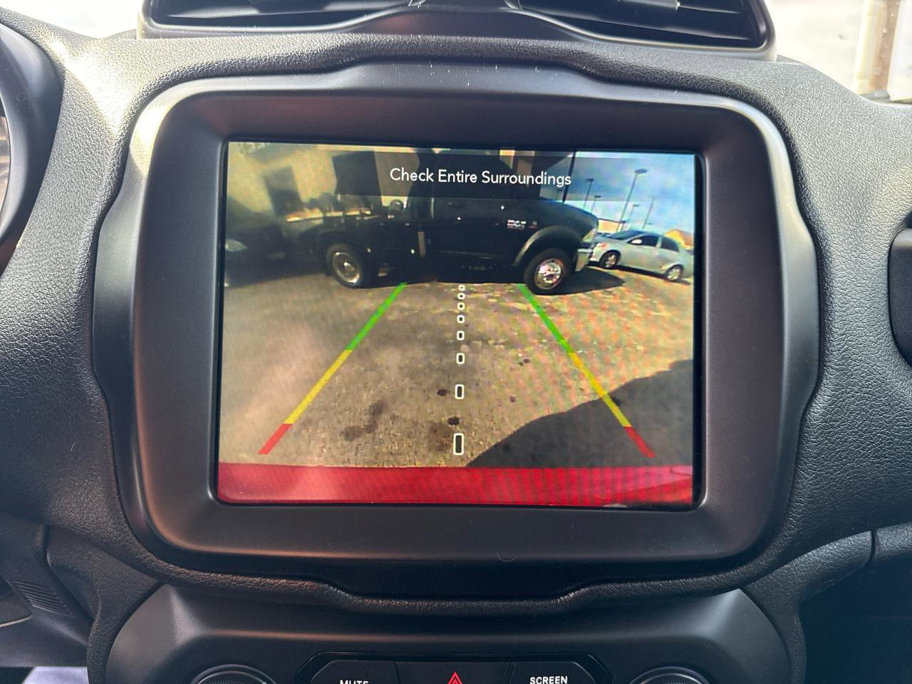 Used 2018 Jeep Renegade Trailhawk AWD/4WD image 19