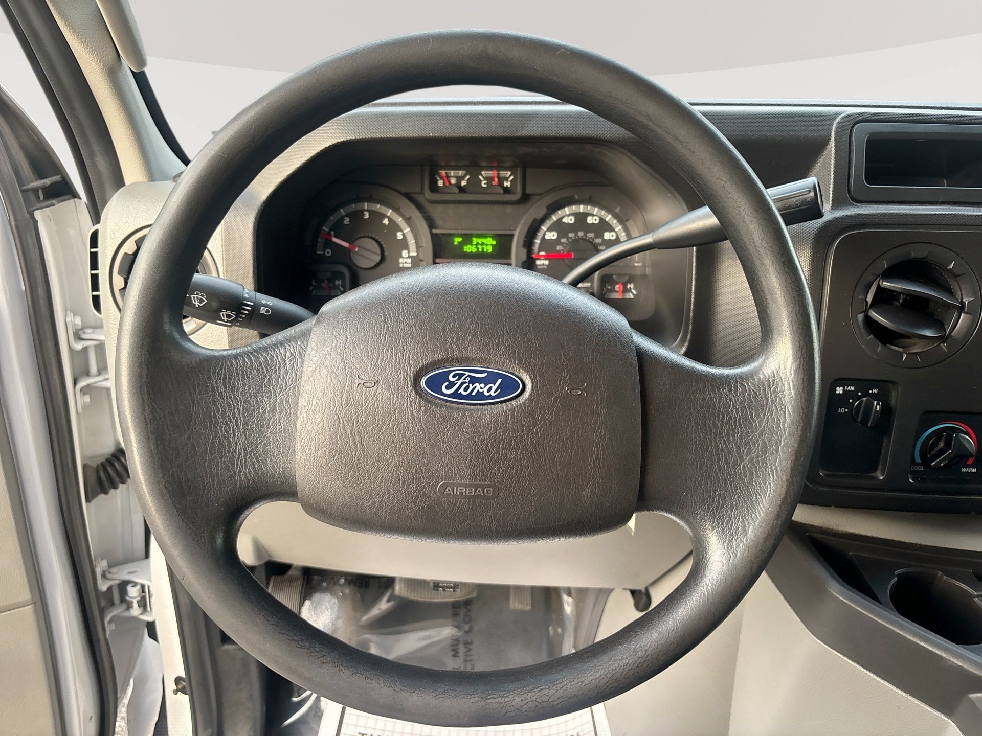 Used 2019 Ford E-350 and Econoline 350 Super Duty RWD image 11