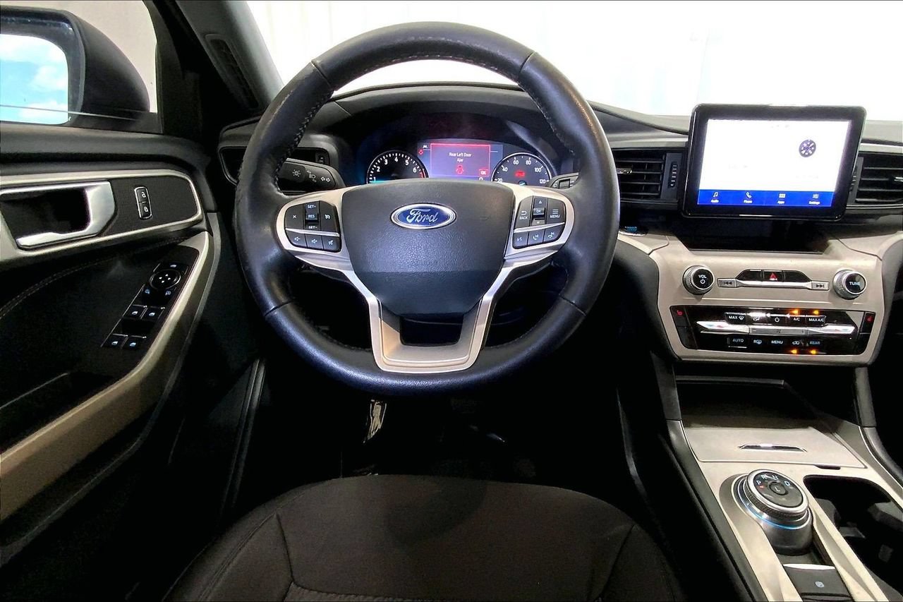 Used 2022 Ford Explorer XLT RWD image 4