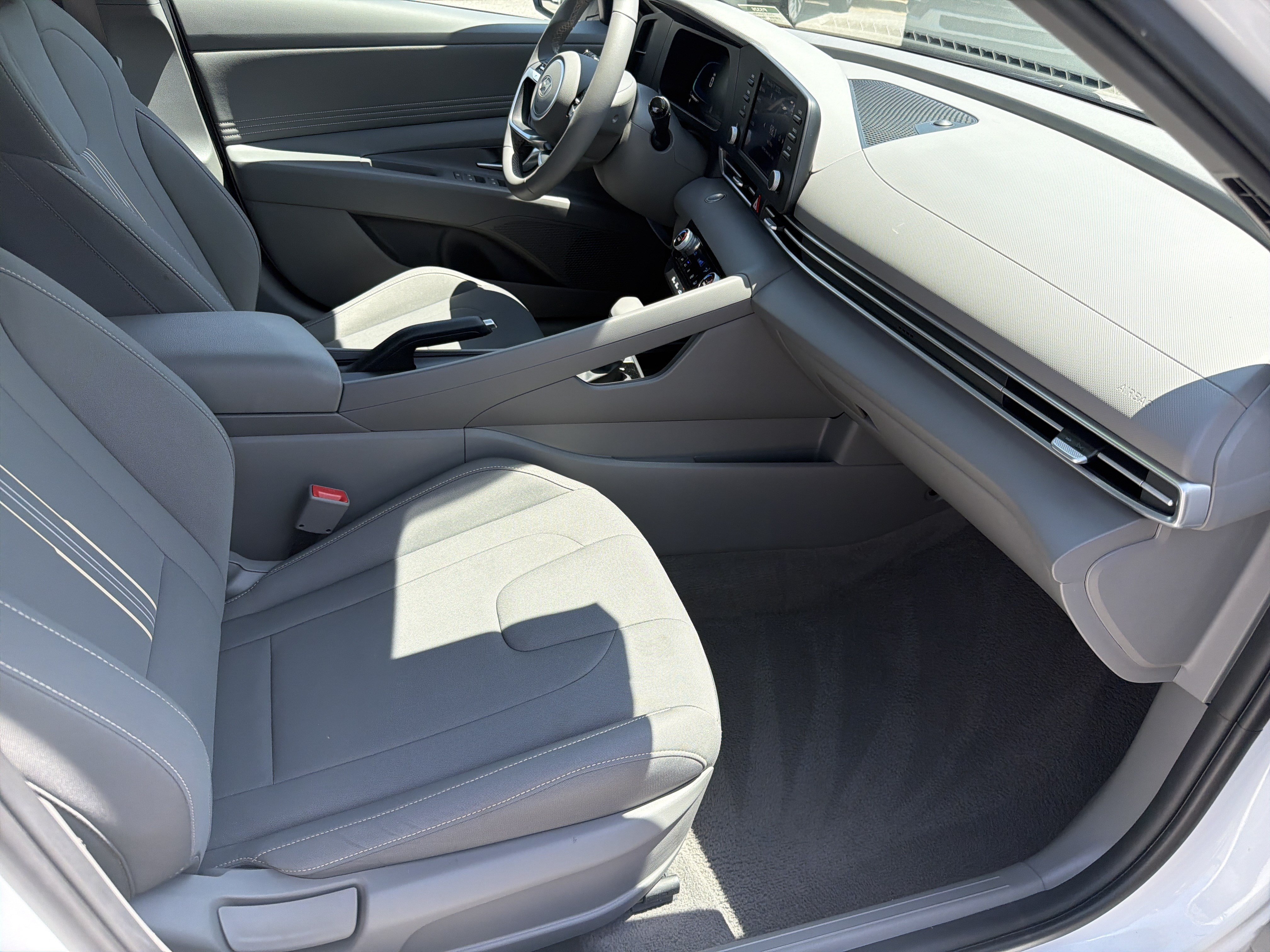 Used 2026 Hyundai Elantra Sport FWD image 22