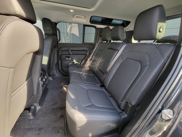 Used 2025 Land Rover Defender 110 S image 18