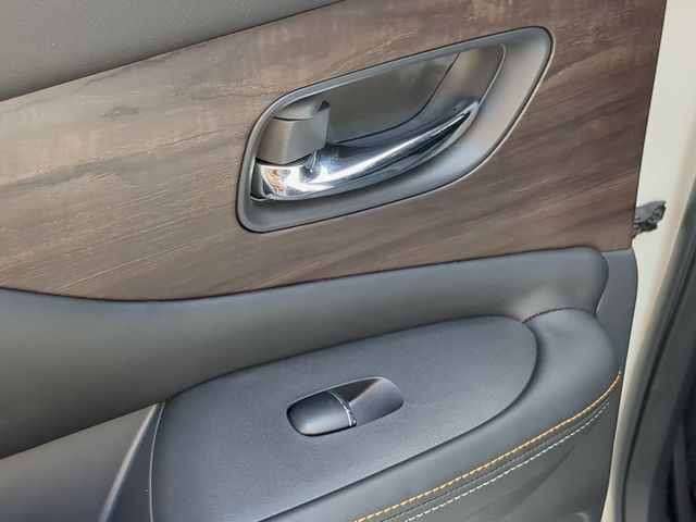 Certified 2024 Nissan Murano Platinum w/ Cargo Package FWD image 28
