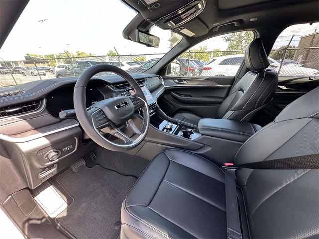New 2025 Jeep Grand Cherokee Limited image 7